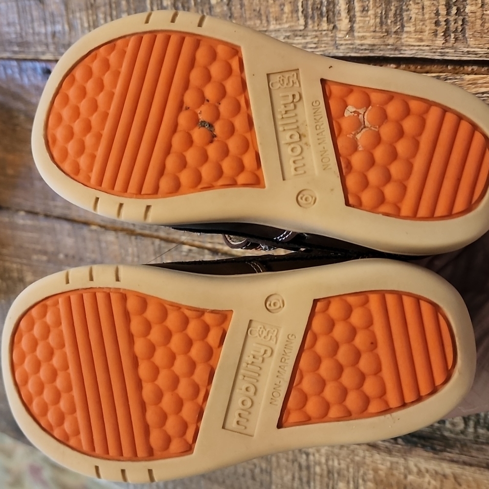 Mobility Kids Shoe - Picture 6 of 6